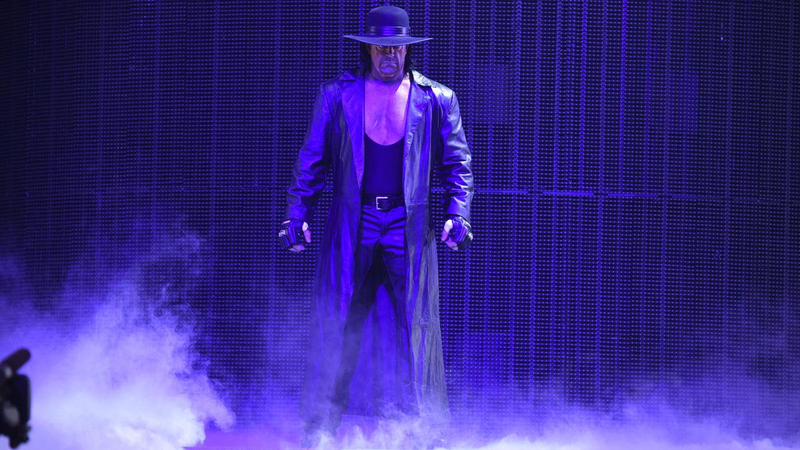 Illustration for article titled The Raw before Wrestlemania proves that WWE is in a tough spot